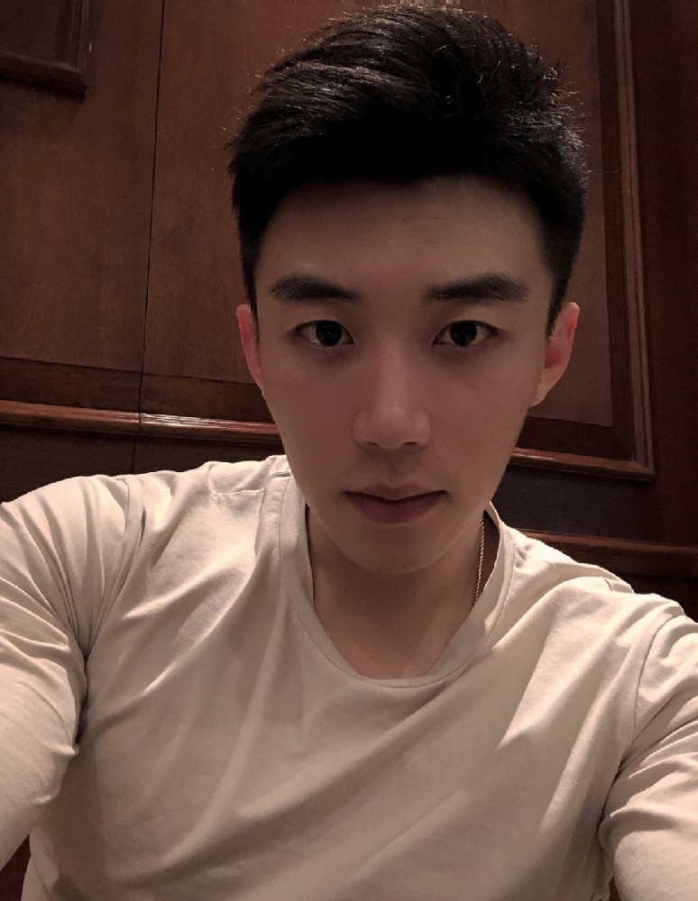 D605 照片195张 视频23个 中国男 年轻帅哥 奶狗 腹肌