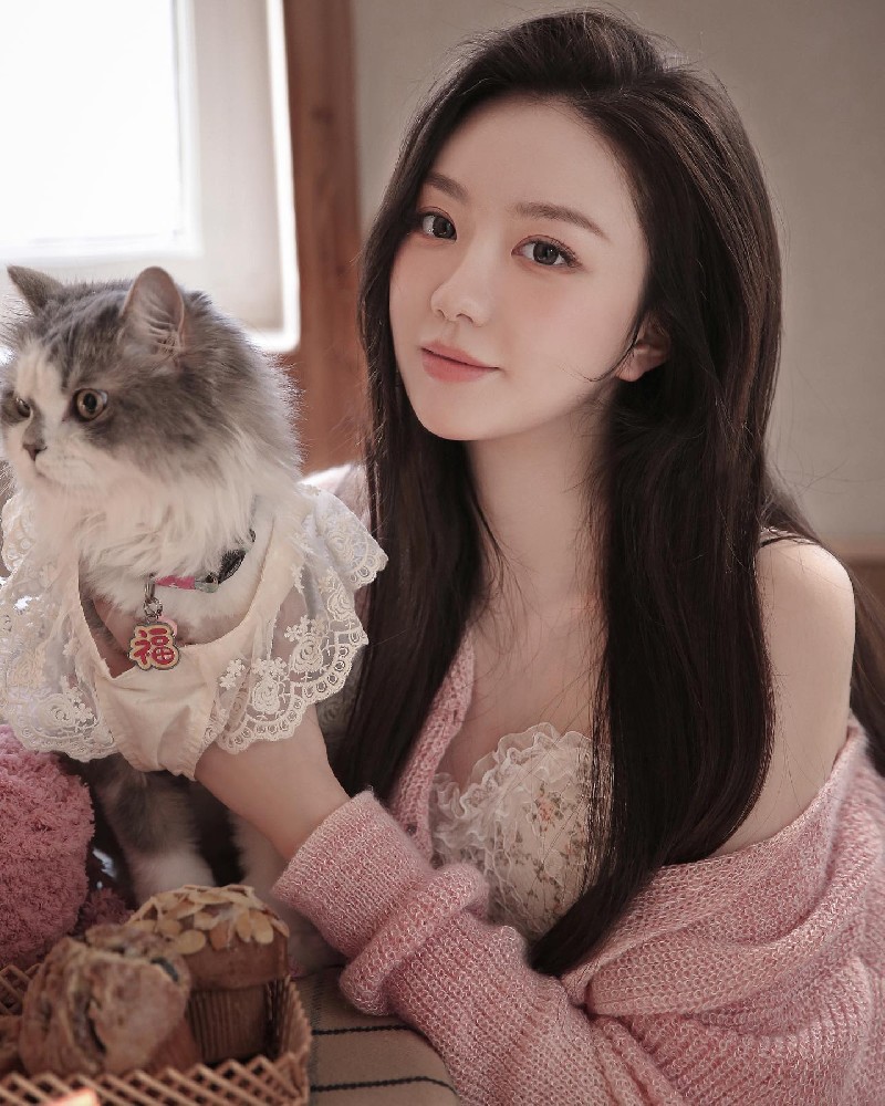 A2036 照片1122张 视频2个 中国女 气质白富美 生活日常 高尔夫 各国旅游