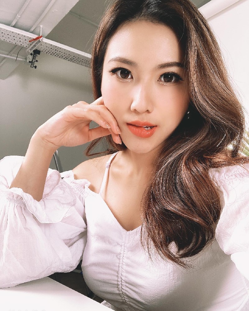 A2176 照片2271张 视频61个 香港 往返 泰国 气质少妇 美妆从业者 生活日常 旅游 工作 有自拍视频