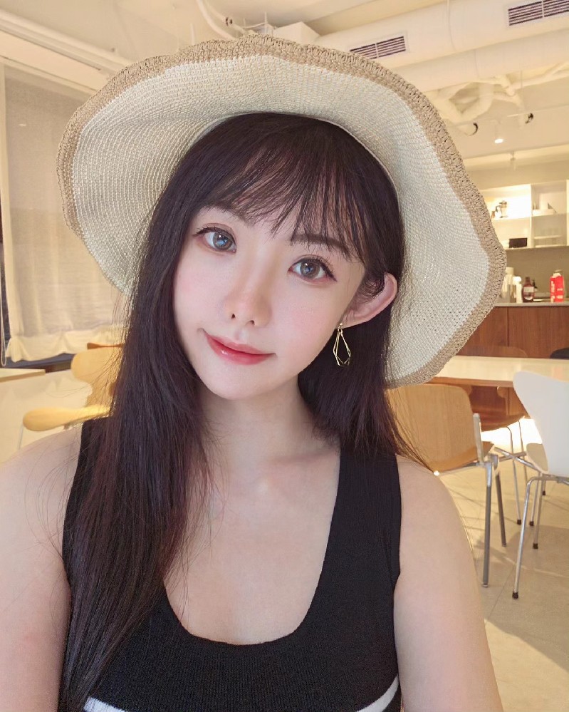 A2184 照片2686张 视频8个 台湾 可爱型美女 生活日常 旅游 生活素材丰富 曝光度低