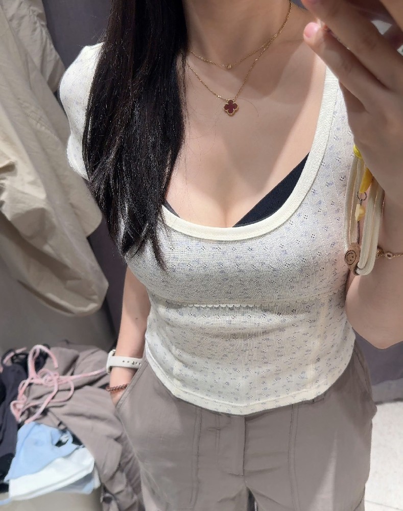 A2186 照片575张 视频539个 中国女 合集 不露脸 生活日常 性感擦边 秀腿 秀脚 秀身材 丝袜 适合原味项目 真实 视频包含实况Live