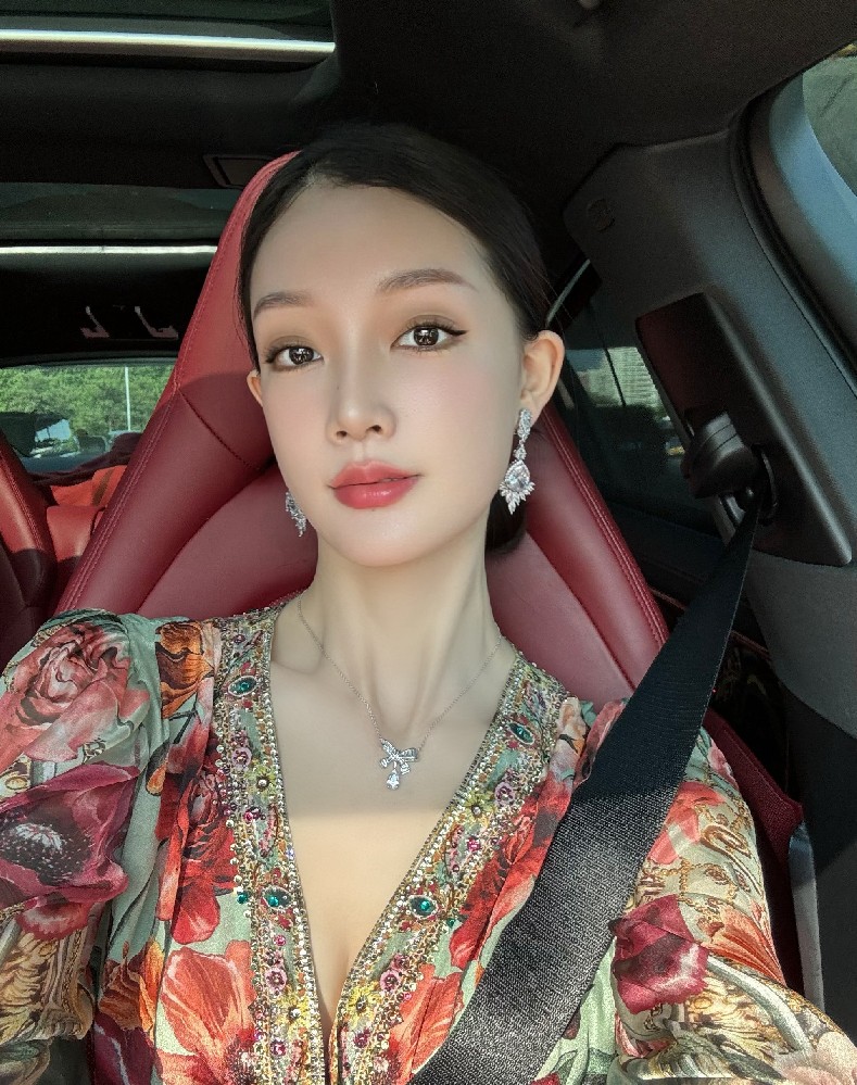 A2187 照片2064张 视频364个 中国女 气质美女 生活日常 旅游 自拍多 性感照 视频友自拍 视频包含实况Live 生活素材丰富