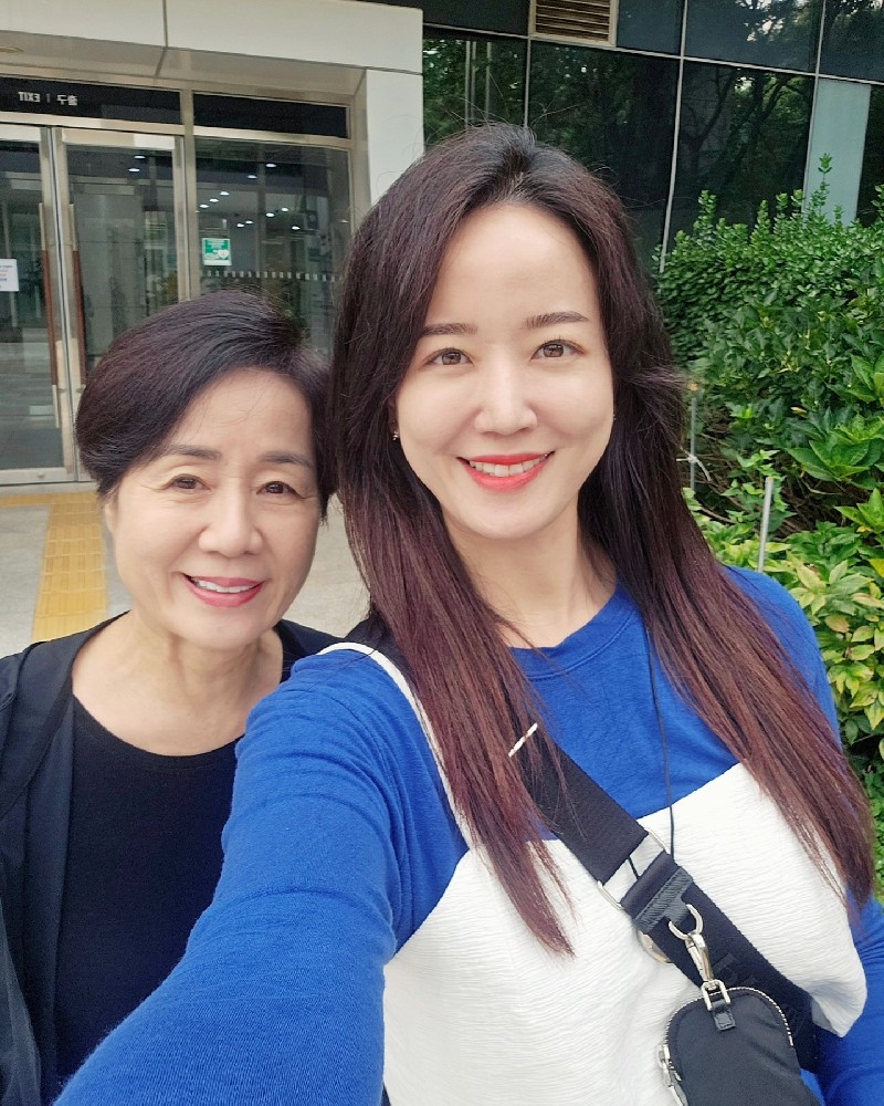 A2192 照片3444张 视频48个 韩国 知性少妇 生活日常 旅游 美食 建设 与家人朋友合照 生活素材丰富 曝光度极低