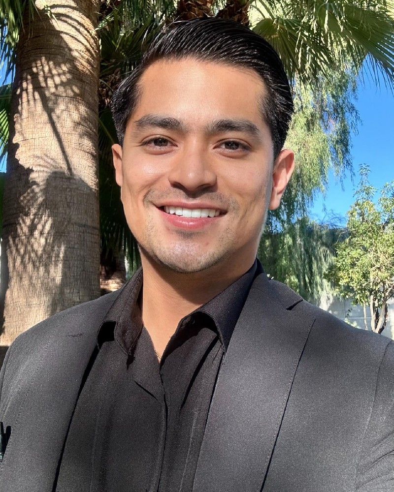 D064 照片2917张 视频294个 美国 亚裔 珠宝设计师 帅气gay 生活日常 旅游 健身 腹肌 工作 正装 有家人朋友同事合照 生活素材丰富